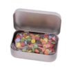 Scharnierblik met ca. 45 gr. choco carletties